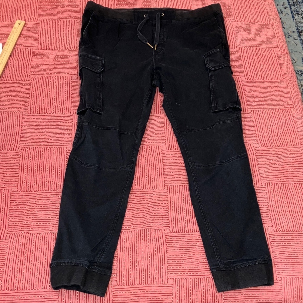 H & M men’s size Large skinny fit black cargo pants - FADED